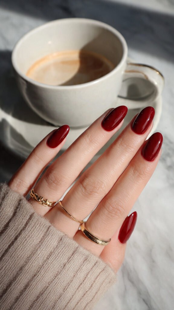 aesthetic-nail-art-inspo-shot-of-classic-glossy-red nails