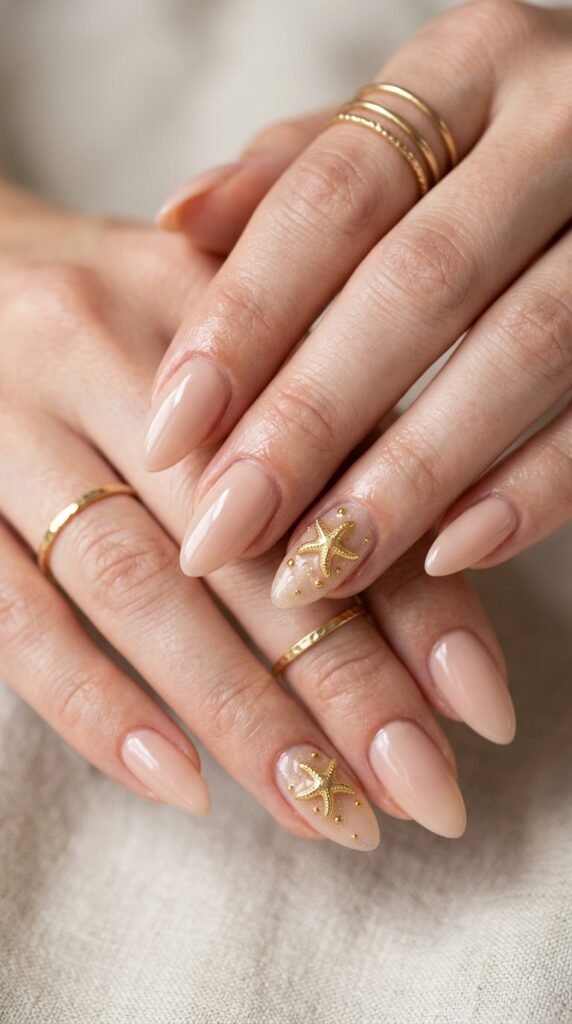 Nails_with_gold_starfish_accents Nails_with_gold_starfish_accents