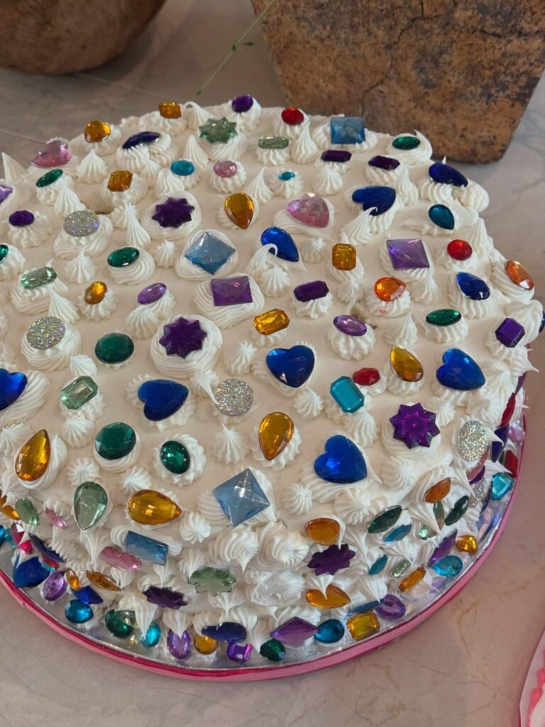 kylie jenner cake bedazzled kylie jenner cake bedazzled