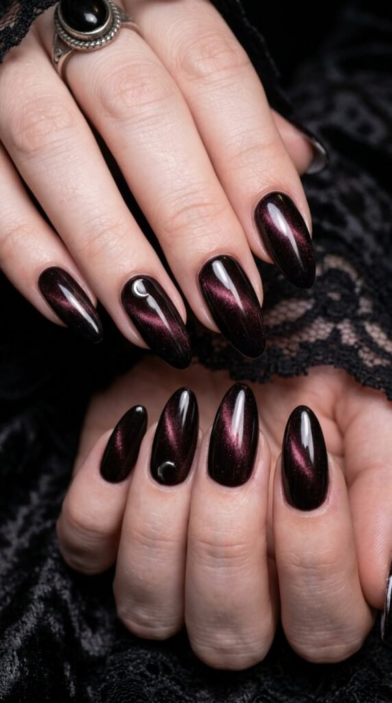 Spooky_cat-eye_nails_manicure_ halloween nails